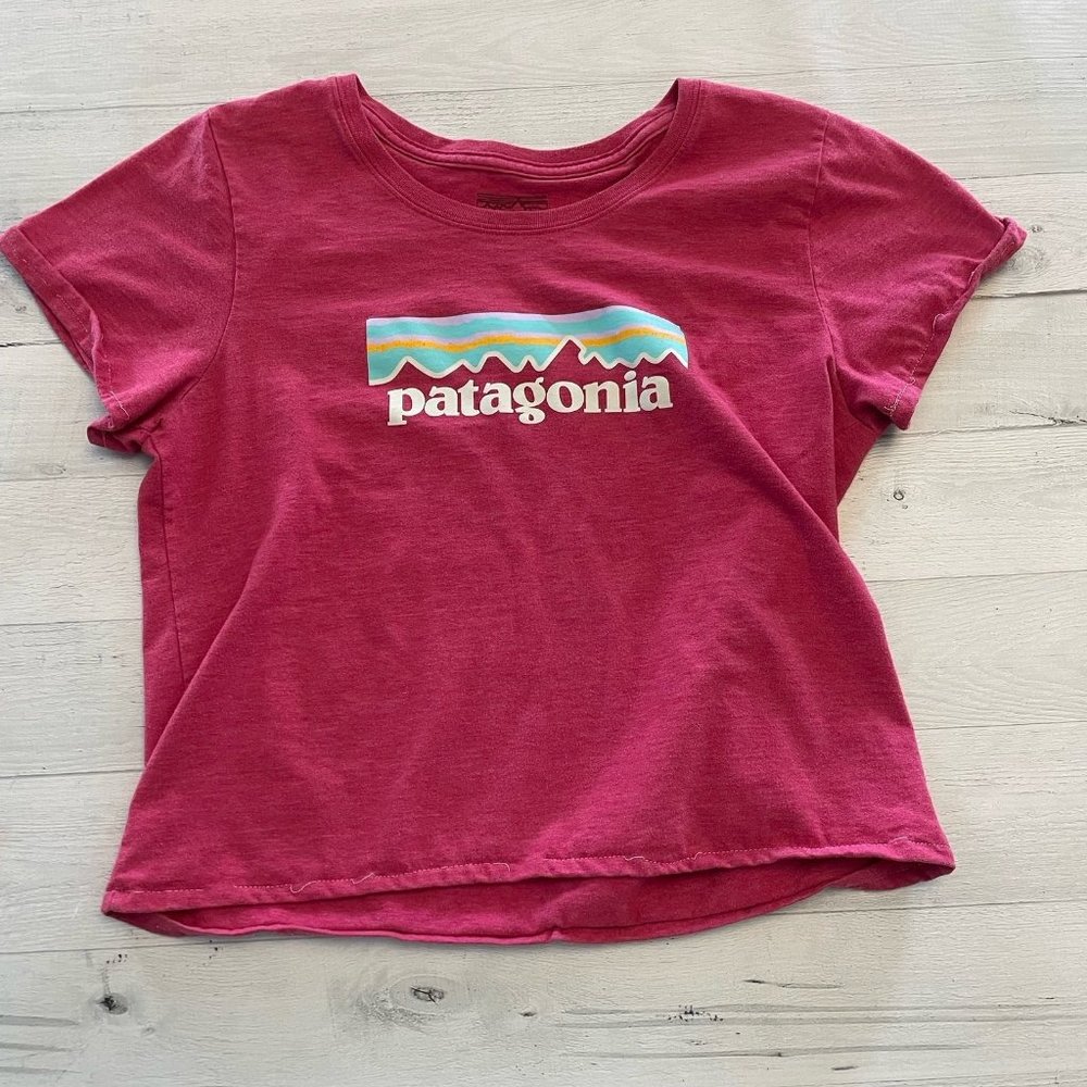 Patagonia girls pink cropped shirt 16/18